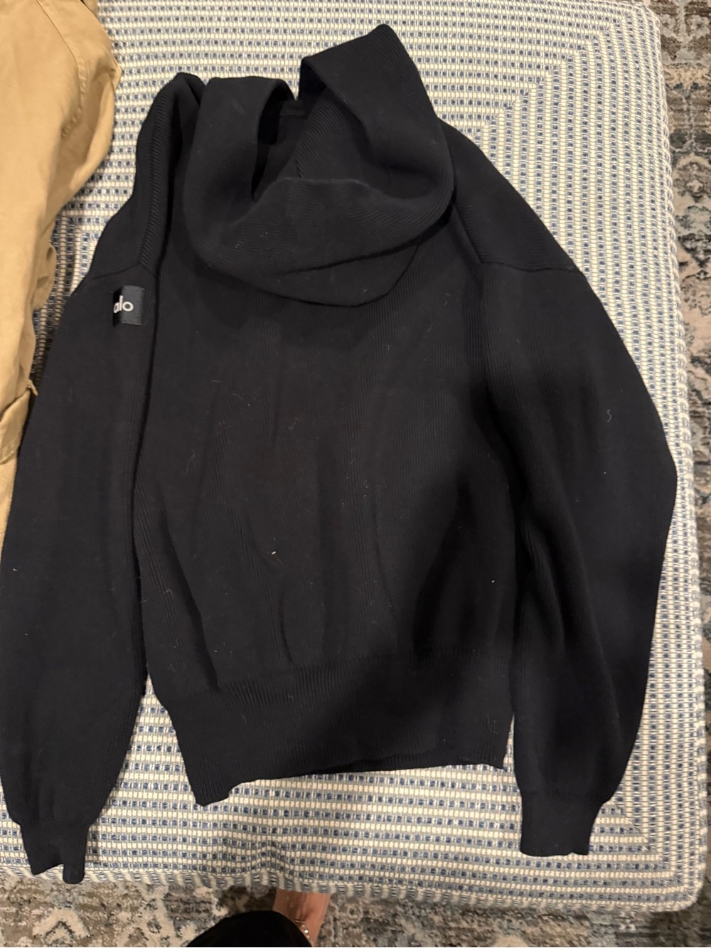 ALO Yoga Black Ribbed Hooded Pullover - Picture 2 of 2